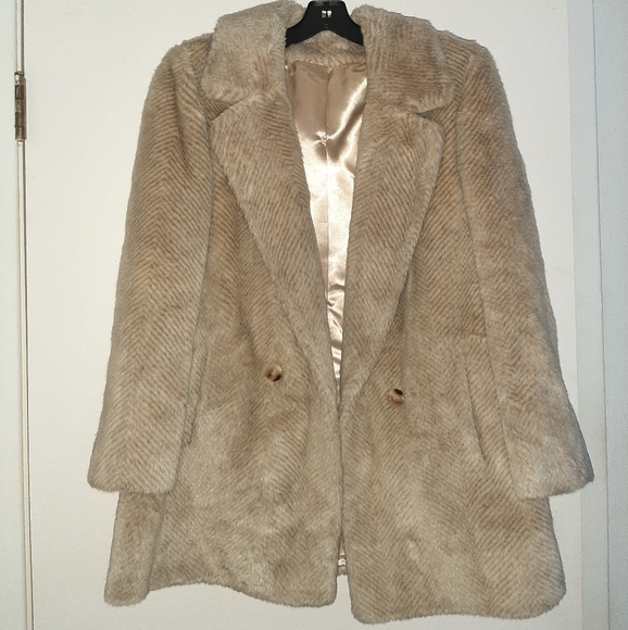 Coat - Picture 1 of 6